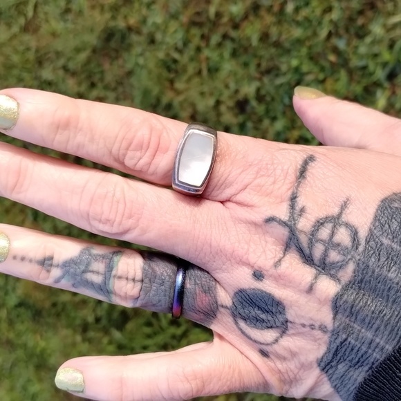 Vintage Sterling Silver Mother Of Pearl Ring Size 7.5 .. - Picture 3 of 7